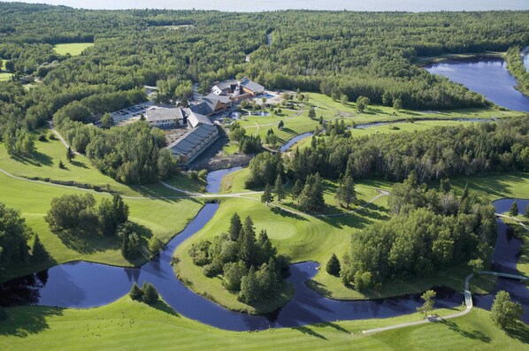Property grounds - Lakeview Hecla Resort (Manitoba)