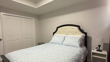 2 多间卧室、上网接入、床单