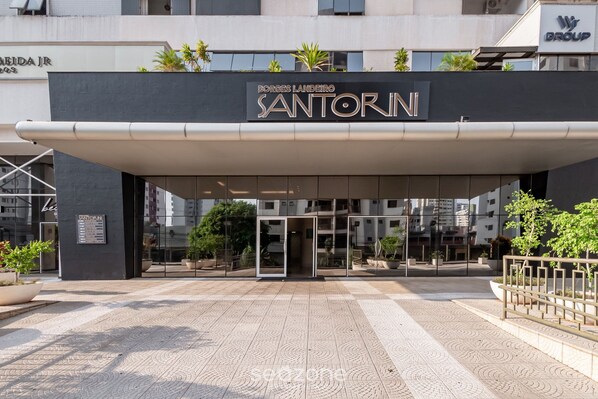 تفاصيل الفندق من الخارج