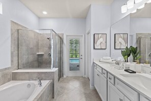 Hair dryer - Epic 8BR w/ Pool + Hot Tub + Game Room + More (Clermont)
