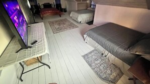 3 bedrooms, desk, iron/ironing board, WiFi (free)