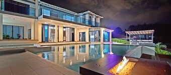 Charming 4-bedroom house with WiFi and AC in beautiful Tres Puertas