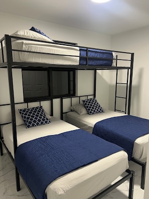 3 bedrooms, iron/ironing board, free WiFi, bed sheets