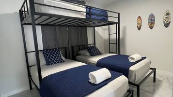 3 bedrooms, desk, iron/ironing board, travel crib