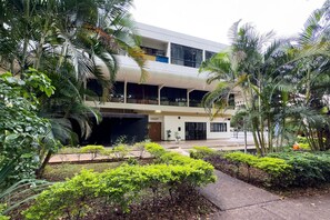 Basic Apartment | Exterior