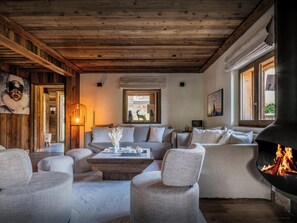 تلفزيون، مدفأة، ألعاب فيديو، ستيريو