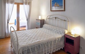 4 bedrooms, travel cot, free WiFi