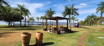 Apt With Balcony in a Condo With Pool - Clr0211