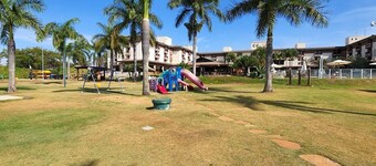 Apt Facing Lake Paranoa - Clr314