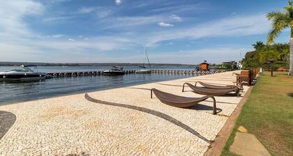 Apt Facing Lake Paranoa - Clr314