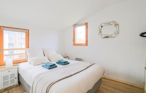 2 bedrooms, iron/ironing board, free WiFi