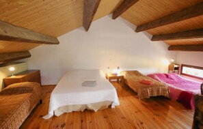 3 bedrooms, iron/ironing board, travel cot, free WiFi