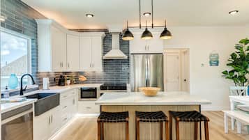 House, Multiple Beds, Pool Access, Pool View (Hidden Paradise) | Private kitchen | Fridge, microwave, oven, stovetop
