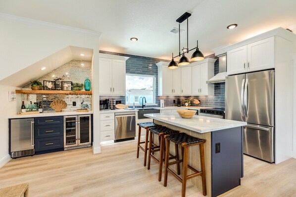 House, Multiple Beds, Pool Access, Pool View (Hidden Paradise) | Private kitchen | Fridge, microwave, oven, stovetop - Hidden Paradise (Galveston)