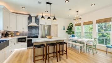 House, Multiple Beds, Pool Access, Pool View (Hidden Paradise) | Private kitchen