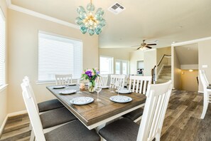 House, Multiple Beds, Balcony, Ocean View (Twin Palms Paradise) | Dining