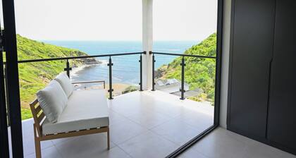 Villa Jasiri - Breathtaking Beachfront Ocean View!
