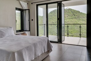 4 chambres, fer et planche à repasser, Wi-Fi, draps fournis