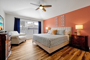 6 bedrooms, desk, iron/ironing board, travel cot