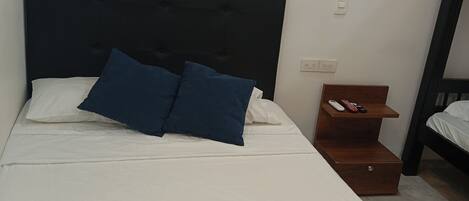 1 habitación, wifi y ropa de cama