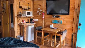 1 slaapkamer, een strijkplank/strijkijzer, wifi, beddengoed