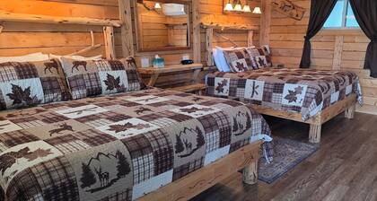 Basecamp 1: King and Queen bed for a relaxed family stay at the Cedaredge Lodge