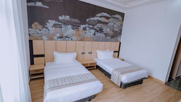 华丽双床房, 城市景观 | 办公桌、熨斗/熨衣板、免费 WiFi、轮椅无障碍