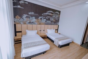 Desk, iron/ironing board, free WiFi, wheelchair access