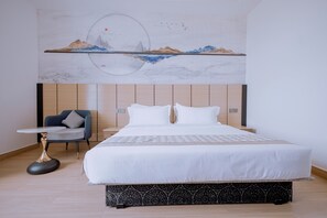 Desk, iron/ironing board, free WiFi, wheelchair access