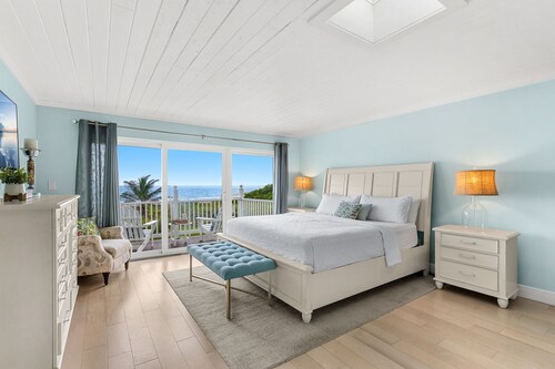 Direct Oceanfront Indialantic Getaway – Balcony, Patio & BBQ Grill!