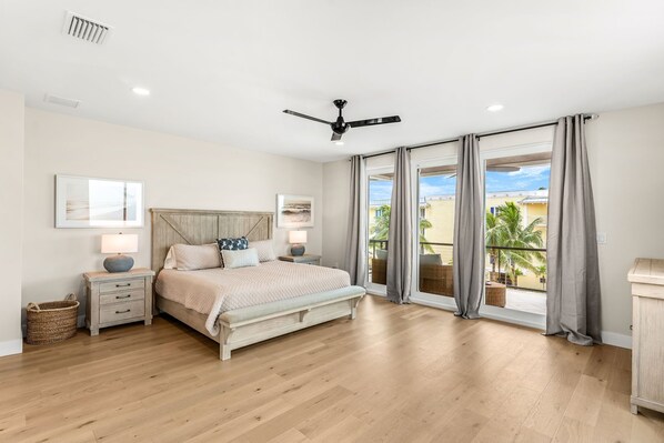 4 bedrooms, desk, iron/ironing board, free WiFi