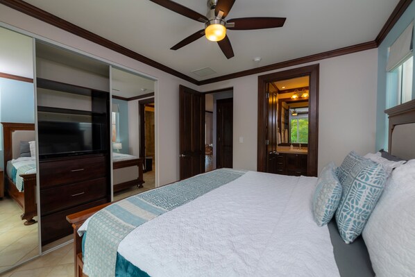 3 bedrooms, iron/ironing board, travel crib, free WiFi