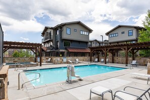 Beheizter Pool