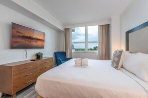 1 bedroom, iron/ironing board, free WiFi, bed sheets - Cozy Grove Stay | Free Parking, Pool Access, Walk to Cafés & Parks (Miami)