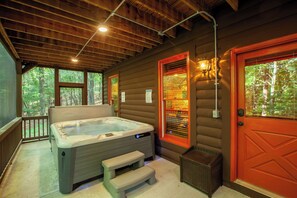 Indoor spa tub