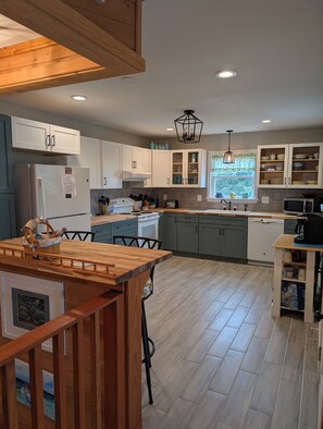 Mikrobølgeovn, ovn og kokeplater