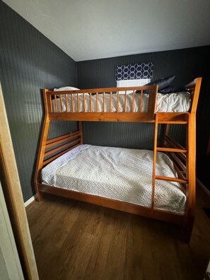 2 bedrooms, free WiFi