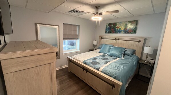 4 bedrooms, desk, iron/ironing board, free WiFi