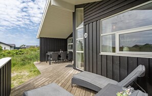 Outdoor dining - Nice home in Hvide Sande with sauna (Hvide Sande)