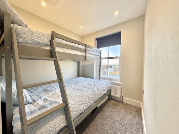 3 bedrooms, iron/ironing board, free WiFi, bed sheets
