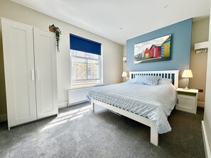 3 bedrooms, iron/ironing board, free WiFi, bed sheets