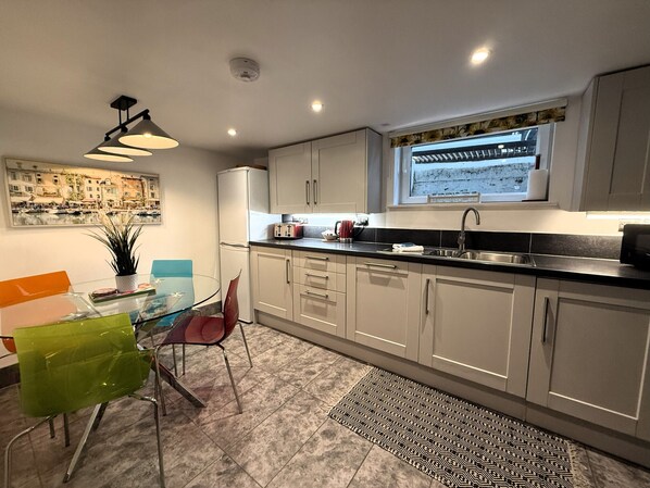 Fridge, microwave, oven, dishwasher