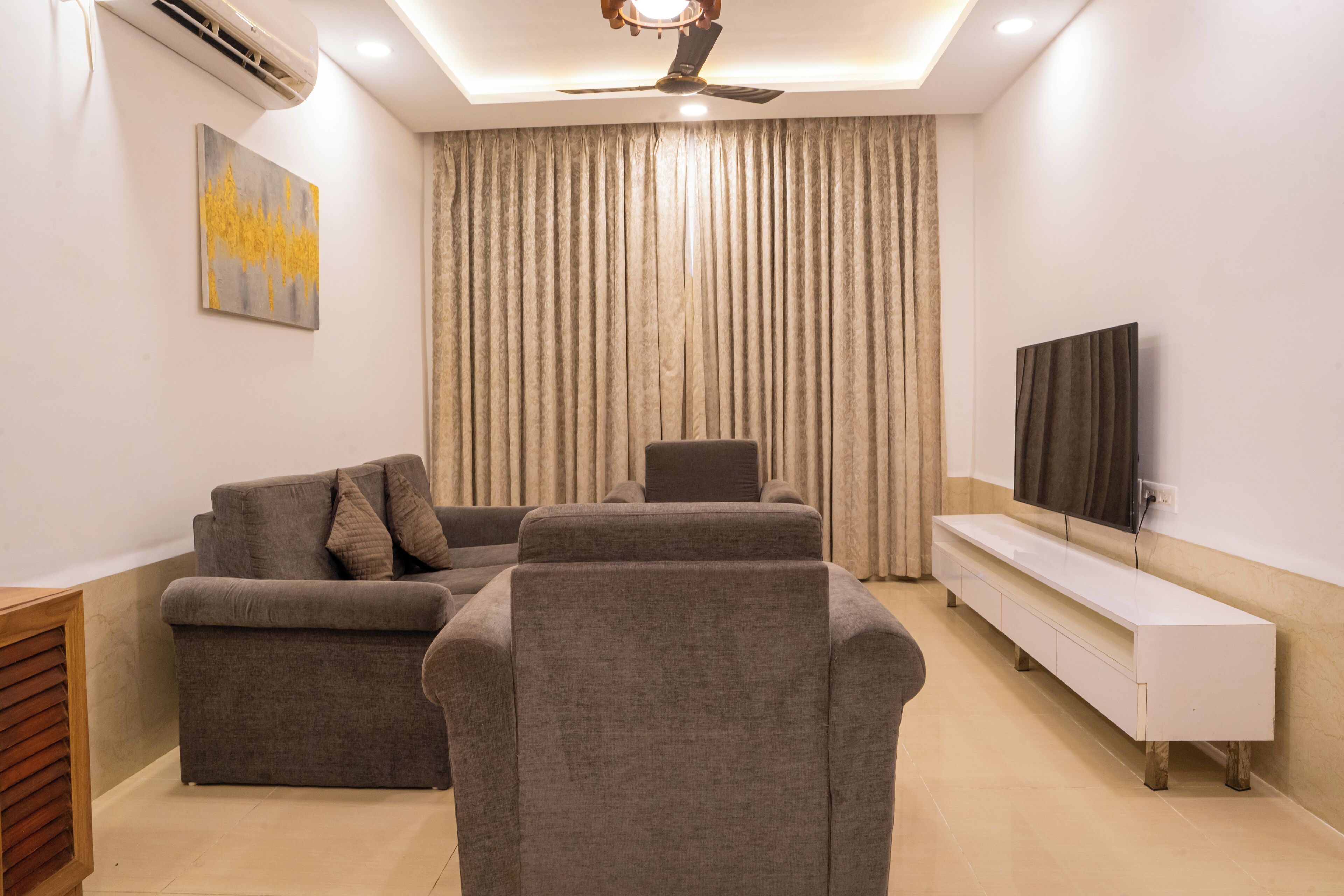 Deluxe-Apartment, 2 Schlafzimmer, Balkon, Poolblick | Wohnbereich