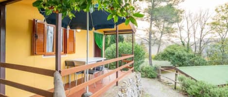 Mobile Home | Outdoor dining