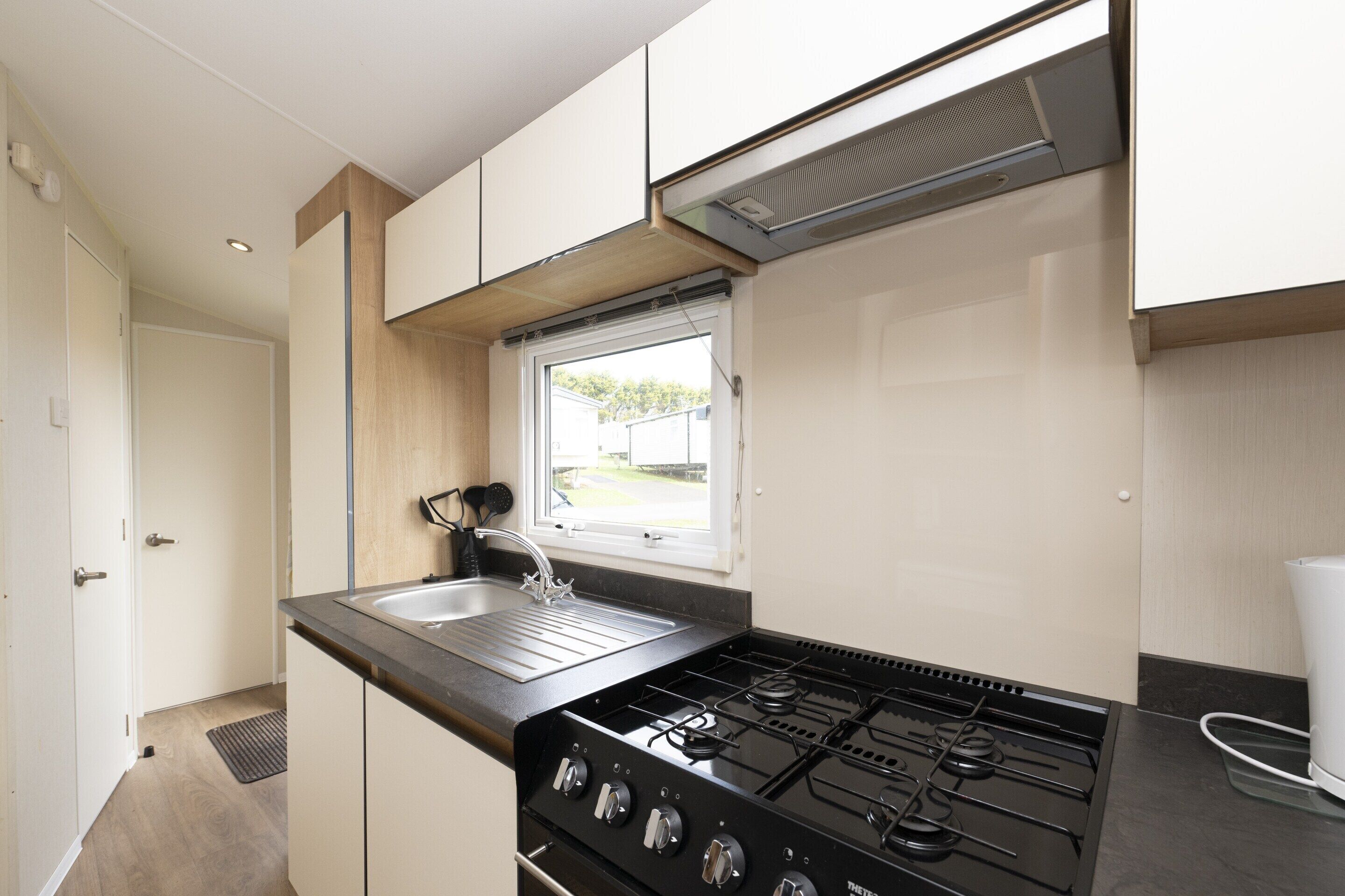 Mobile Home | Private kitchen