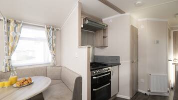 Mobile Home | Private kitchen