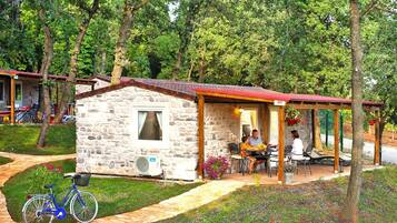 Mobile Home | Outdoor dining