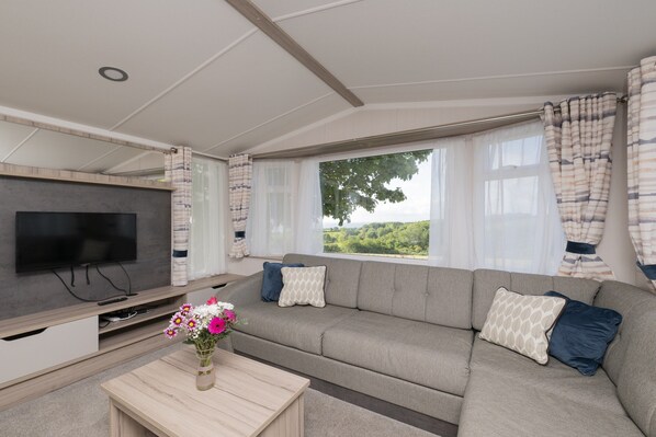 Living room - Suncrest Plus Caravan by Belvilla (Looe)
