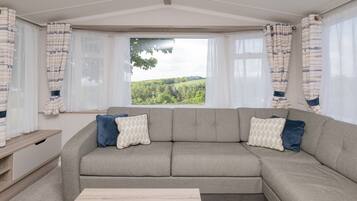 Mobile Home | Living room