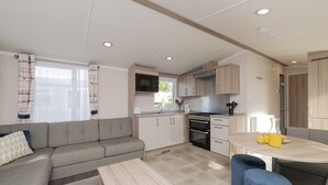 Mobile Home | Living room